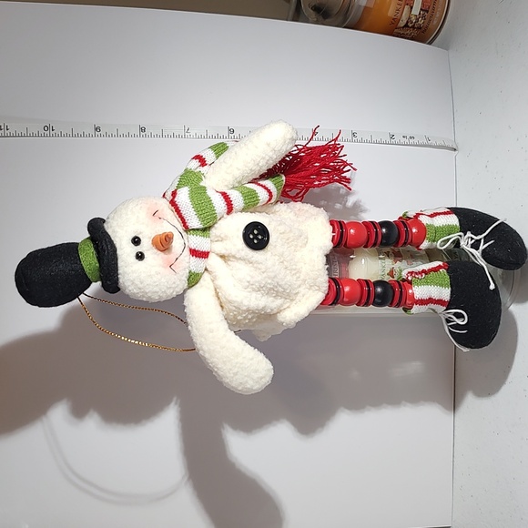 Yankee Candle Snowman Ornament & 3 Christmas Fragrance Votive Candles Gift Set - Picture 1 of 4